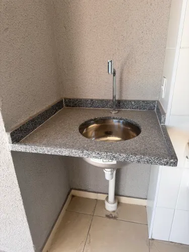 Pia de Granito com Cuba de Inox - 72 x 64 cm