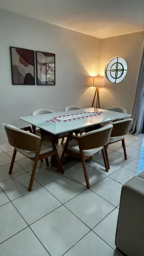 Mesa de Jantar 6 cadeiras 1,80x1,00m Semi nova