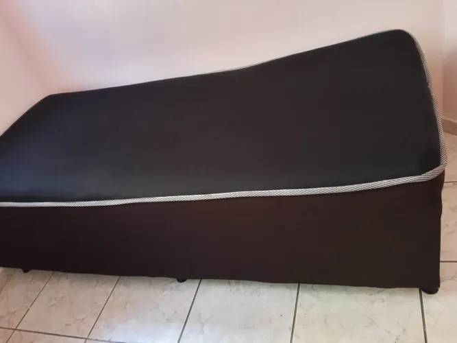 Cama box semi nova 8 cm de altura