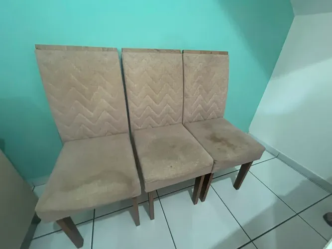 Vendo 3 cadeira