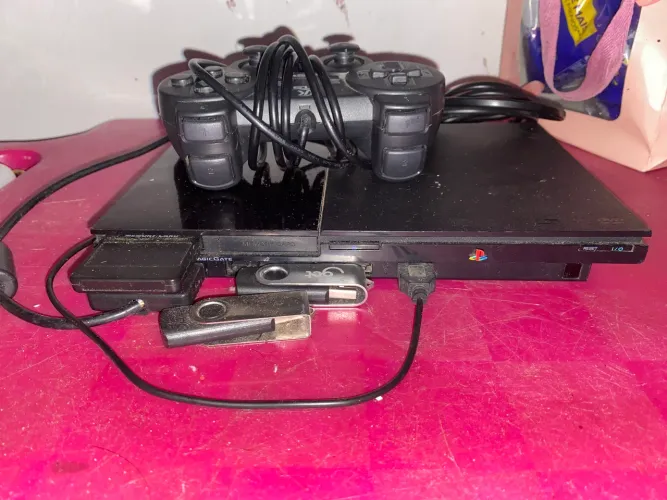 PlayStation 2 Slim na cor preta