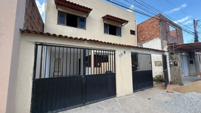Venda duas casas independentes no Bairro da Santa Lúcia