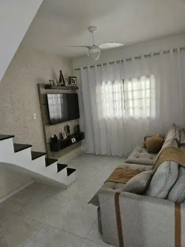 CASA COM 3 QUARTOS EM CARMARI
