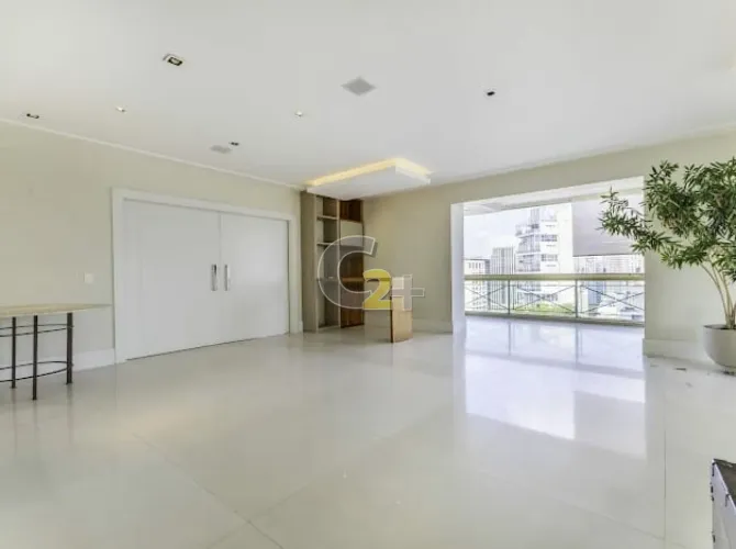 Apartamento à venda no Jardim Europa, 4 quartos, 3 suítes e 5 vagas.