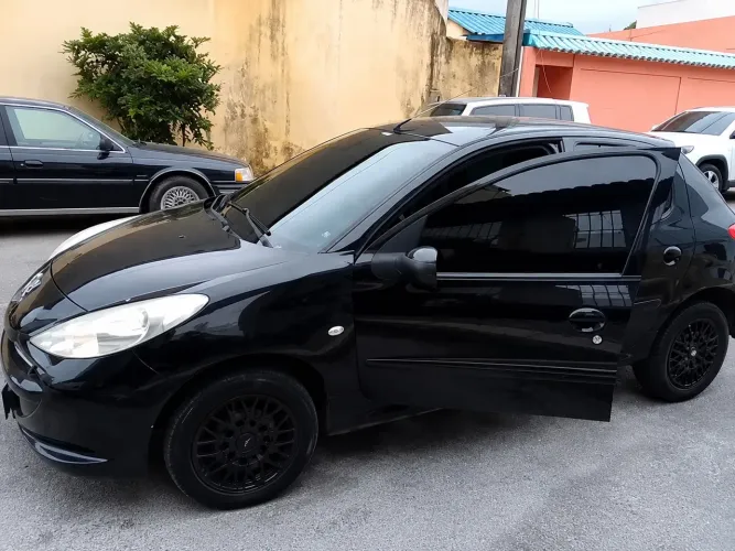 Peugeot 207 XR 1.4 Flex 8V 3P 2013
