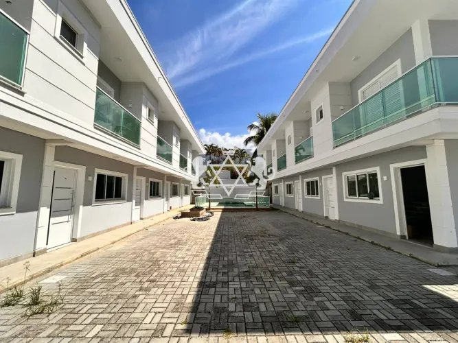 Casa em condomínio com 2 quartos e piscina à venda, 80 m² - Balneário Gardem Mar, Caraguat