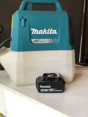 Pulverizador Makita 18v com 1 bateria 5ah 18v