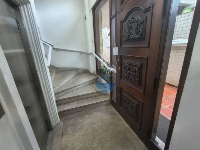 Locação de Sala Comercial com escritório muito bem localizada em prédio com elevador no Ba
