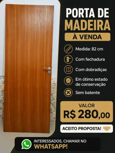 Porta 82 cm em ótimo estado com fechadura e dobradiças