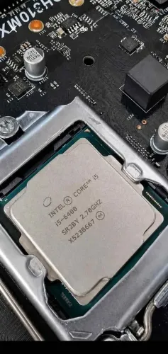 Intel Core i5-6400 Clock 3.3ghz - (VÍDEO INTEGRADO)