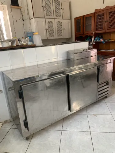 Bancada frigorífica baixei para vender logo . Só hoje 5880 reais