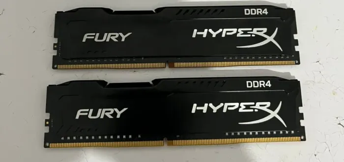 Memória RAM 4GB DDR4 HyperX 2400MHz