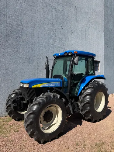 Trator New Holland 7630