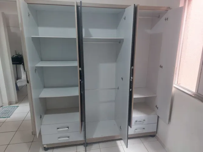 Guarda roupa 6 portas 4 gavetas