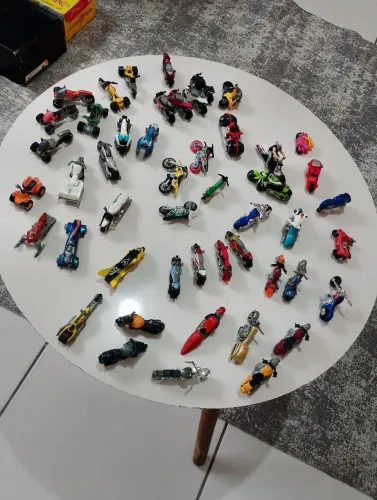 Motos Hotwheels, Maisto e outras marcas 