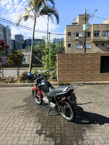 Vende-se yes 125 zeradinha de motor