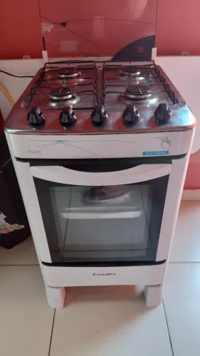 Fogão com 1 ano de uso