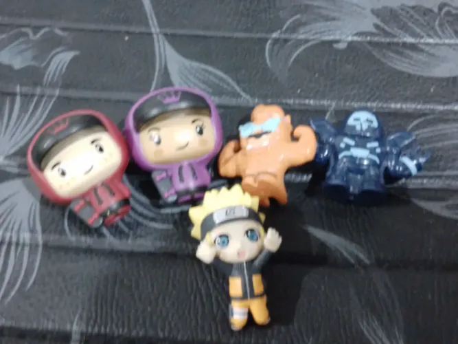 Bonecos mino funko, elo monstro e maruto uzumak