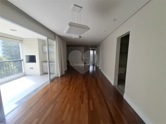 Apartamento para alugar com 3 quartos, sendo 1 suíte, no condomínio Spalla, São Paulo - SP