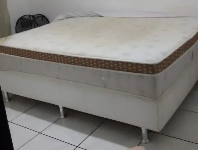 Cama box casal ortobom usada, molas ensacadas