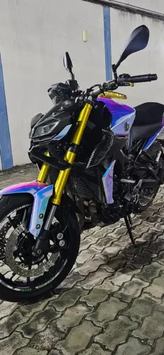 YAMAHA MT-09 com acessórios importados!
