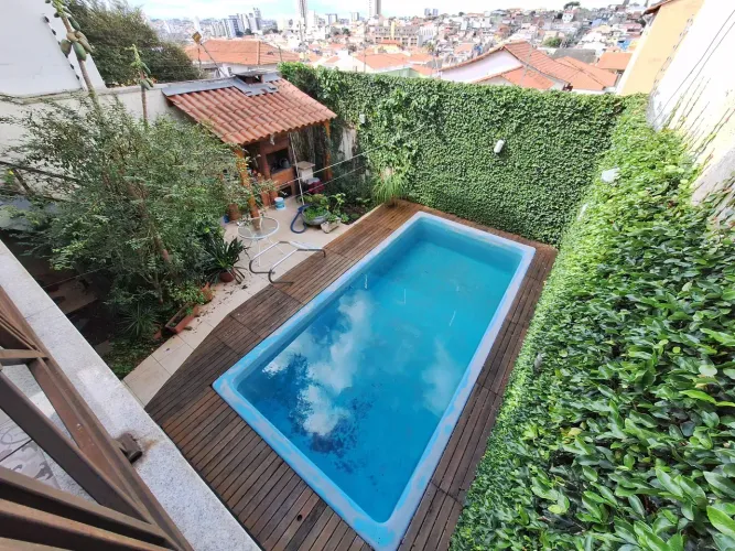 Casa com piscina e 3 quartos em Vila Santa Isabel