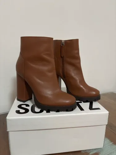 Bota de Couro Schutz
