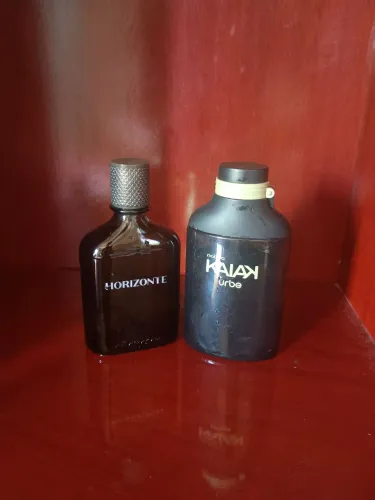 Par de perfumes das marcas Natura e Boticário.