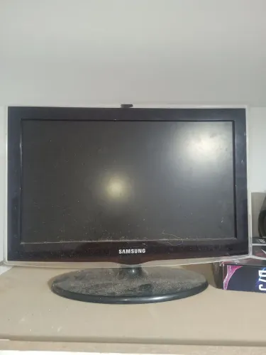 Tv, DVR Giga 8 canais com 5 câmeras mais uma fonte de alimentação, mais um hd