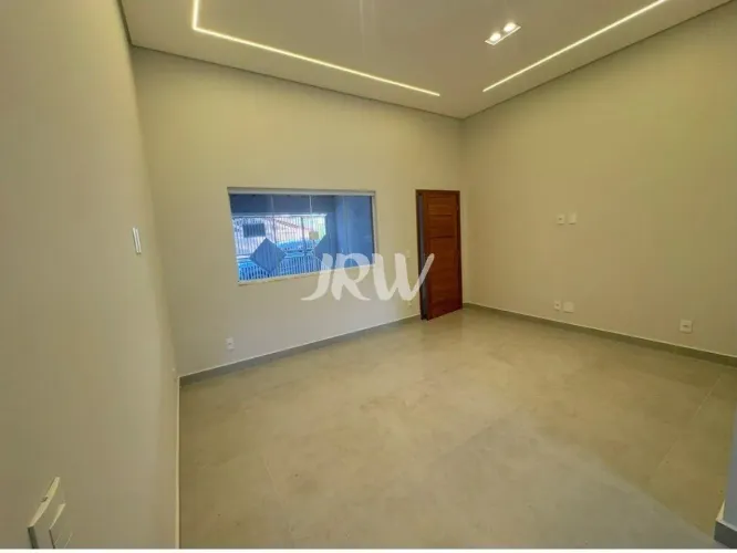 CASA A VENDA NO BAIRRO JARDIM PAU PRETO NA CIDADE DE INDAIATUBA Área do Terreno 262 m² Áre