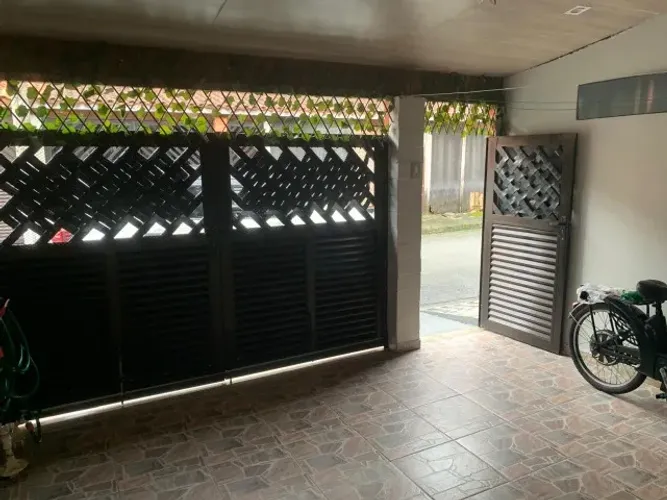 Sobrado de 2 dorm - Condomínio fechado em São Vicente