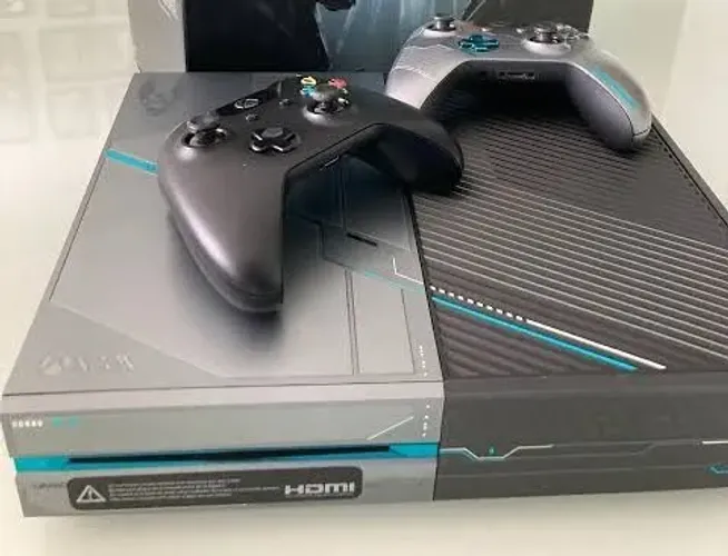Xbox one Halo 5 Limited Edtion + Controle extra + Kinect + Jogos