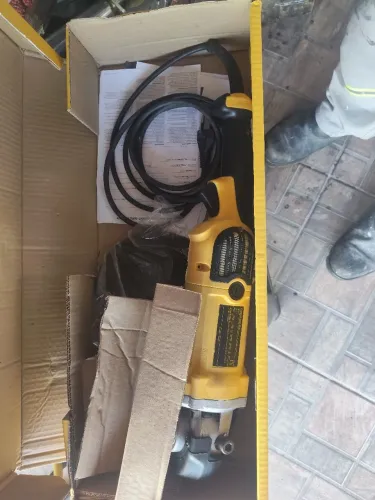 Vendendo politriz nova na caixa