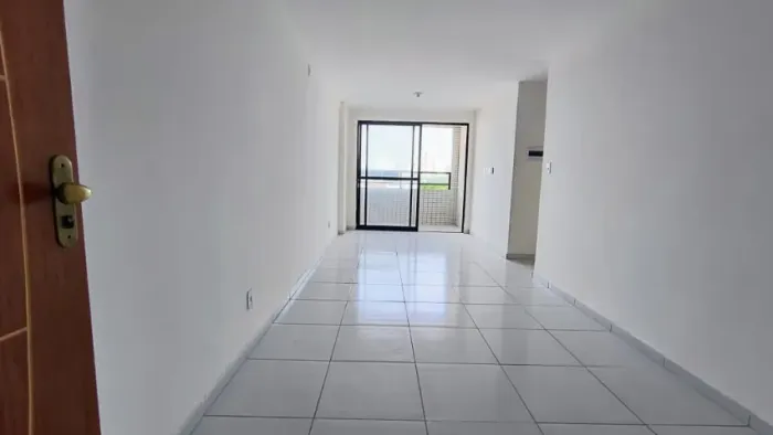 Apartamento com 2 dormitórios e área de lazer no bairro dos Estados para locação!