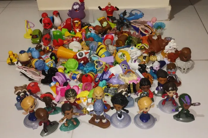 Lote de brinquedos McDonald's
