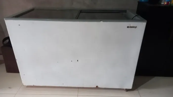 Freezer horizontal da Gelop - tampa de vidro