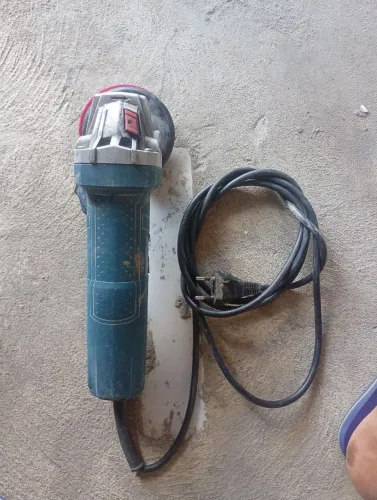 Esmelhiadeira com controle de velocidade 127V