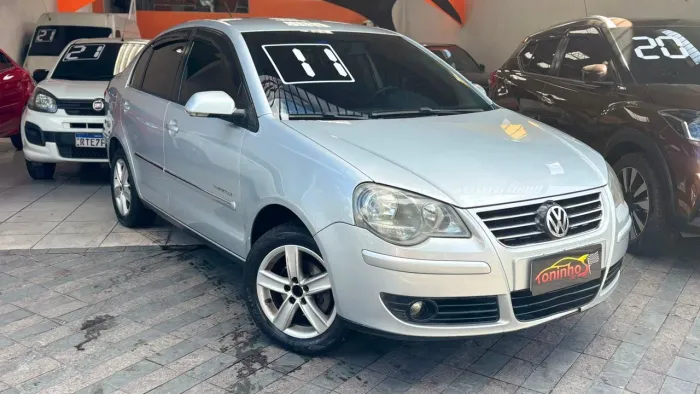 Volkswagen Polo Sed. Comfort. 1.6 MI Tot. Flex 8V 2011