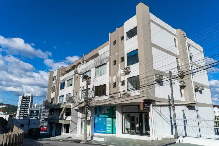 Sala Comercial Ampla no Centro de Brusque Excelente Oportunidade