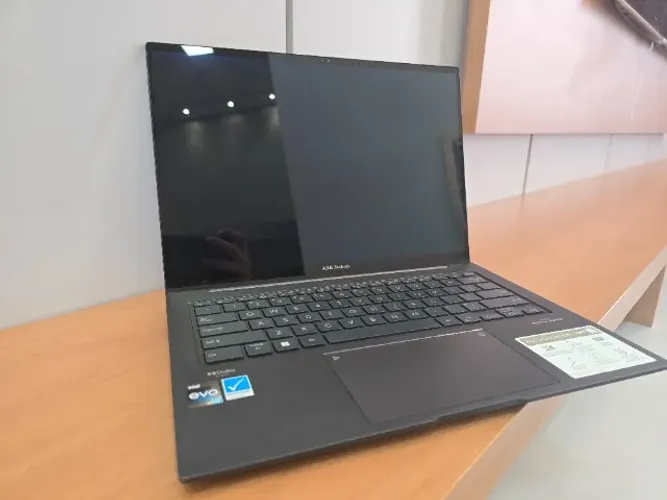 Asus Zenbook 14X OLED Touch i7 16GB