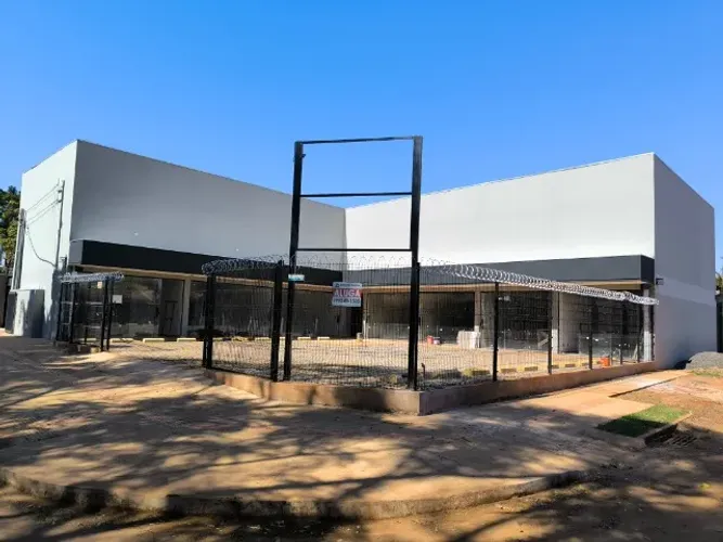 Centro comercial novo em local estratégico na região do Nova Campo Grande