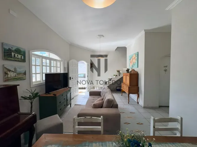 Sobrado - Jardim Santa Maria - Jacareí - 4 quartos - Amplo quintal - Edícula - 254m²