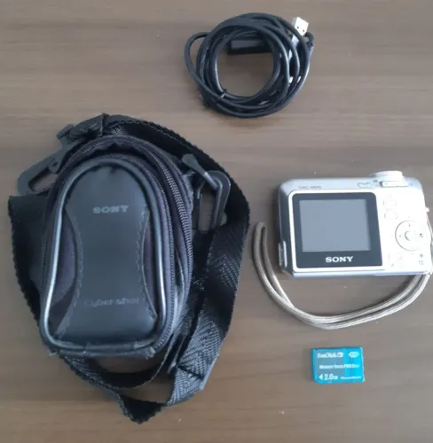 Vendo câmera digital Sony Cyber Shot DSC S650