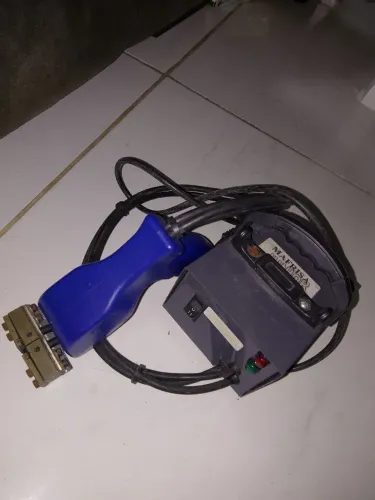 Frisador de pneu, chinelo e artesanato 
