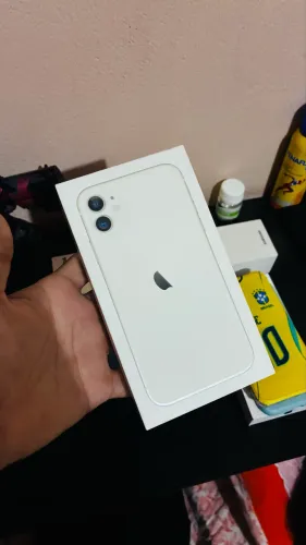 iPhone 11 64GB - Impecável (Única Dona) + Caixa e Capas | Aceito Trocas
