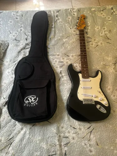 Guitarra strato SX