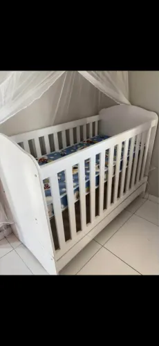 Berço com colchão 