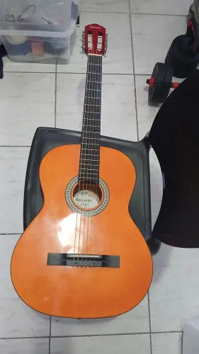 Vende-se Violão Giannini Start S14 aço. Instrumento em bom estado, pouco utilizado.