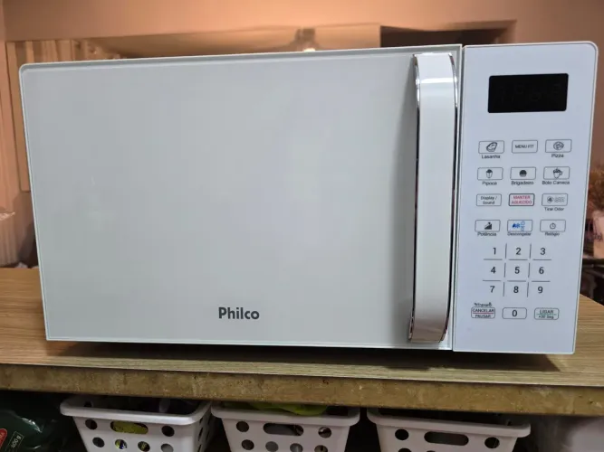 Microondas Philco 20 litros branco 220 V - perfeito estado 