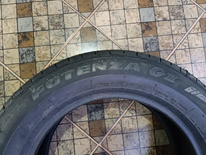 Pneu Bridgestone Potenza GIII 195/60 R15 88H - NOVO (Sem Uso)